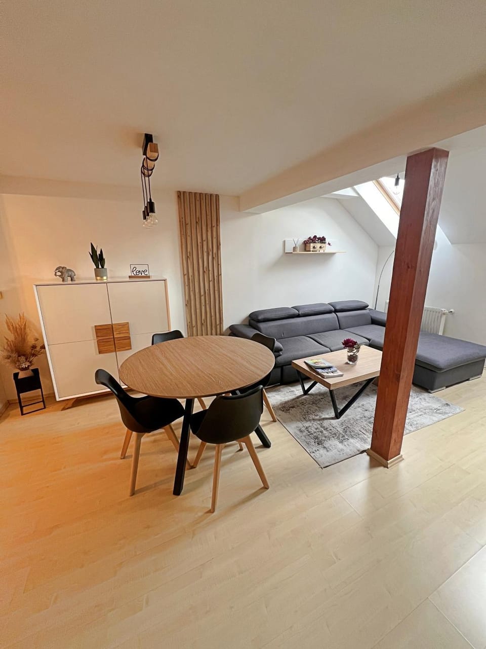 Living room, Seating area, Dining area