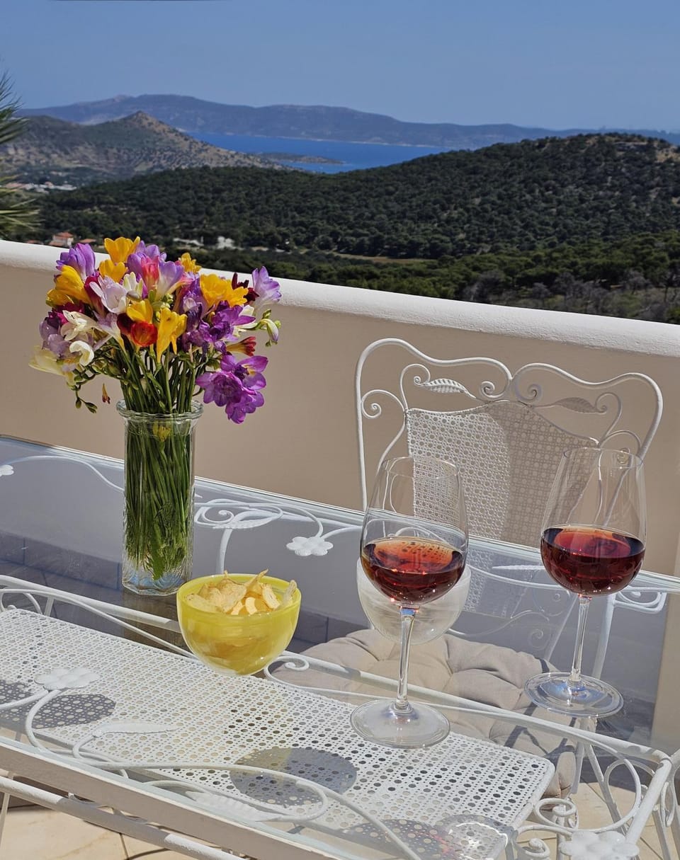 View (from property/room), Dining area, Garden view, Sea view