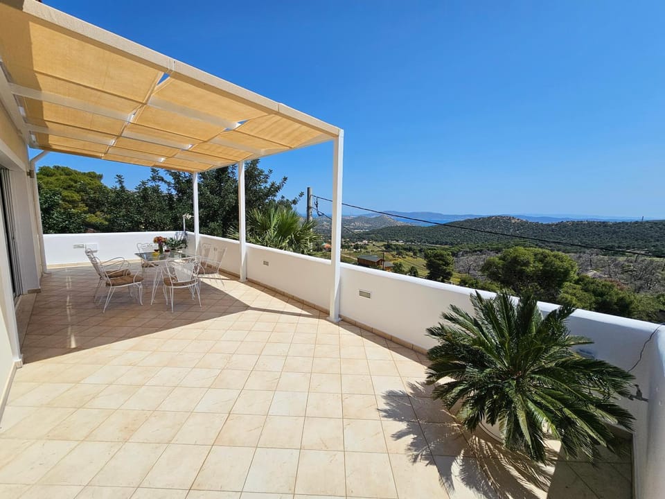 View (from property/room), Balcony/Terrace, Mountain view