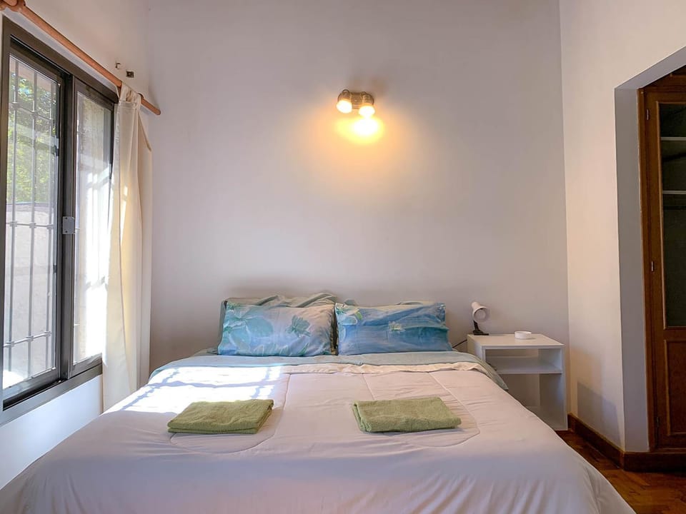 Casa Avellaneda I 12 pax - A 6 cuadras Arístides House in Mendoza