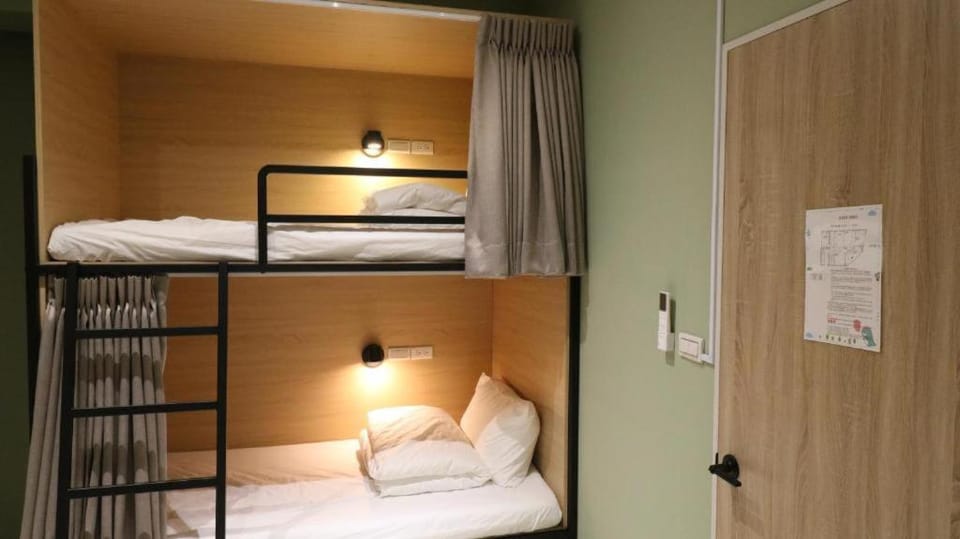 Bright Starry Hostel -Vacation in Donggang Bed and Breakfast in Kaohsiung