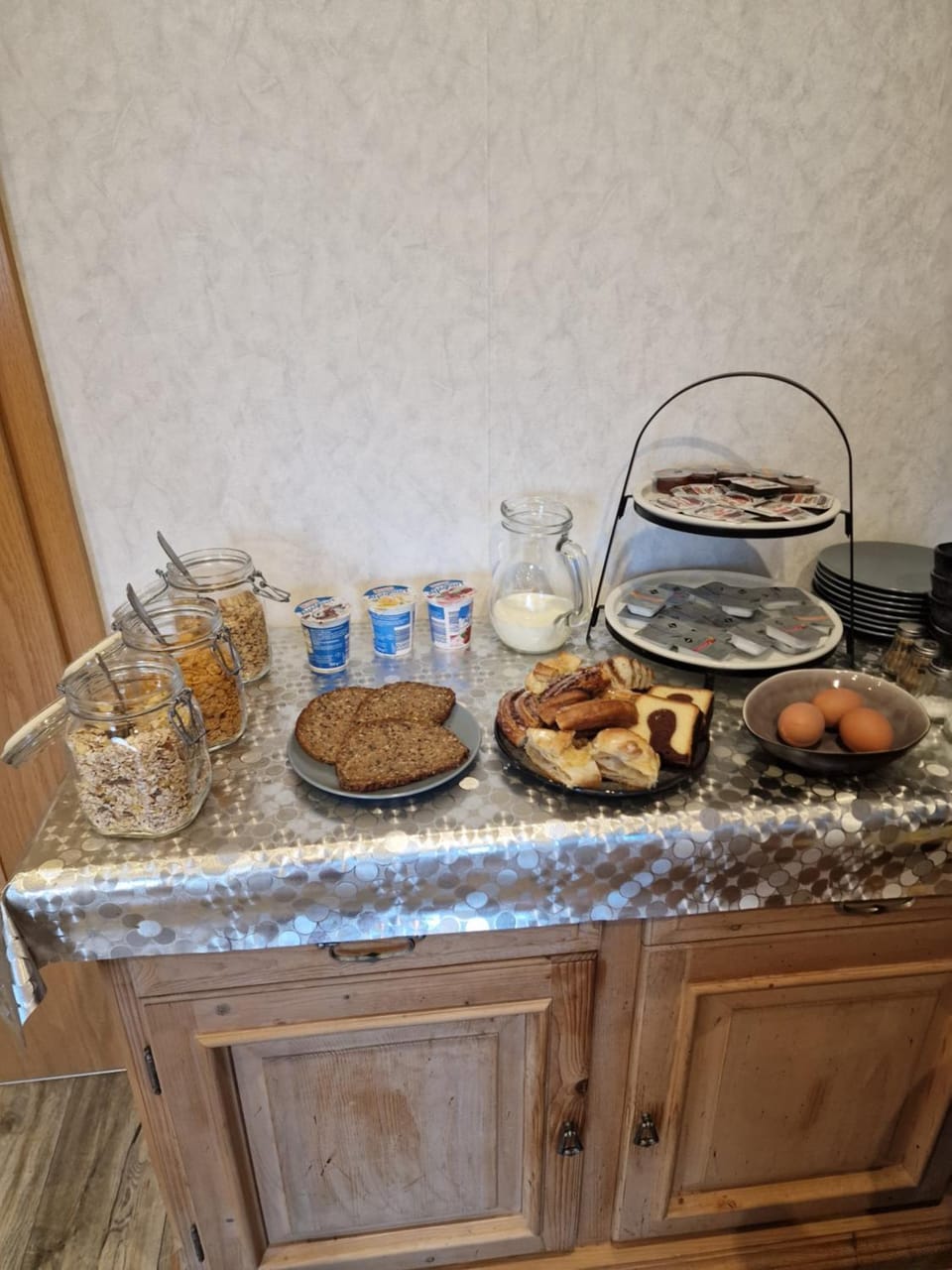 Continental breakfast, Buffet breakfast