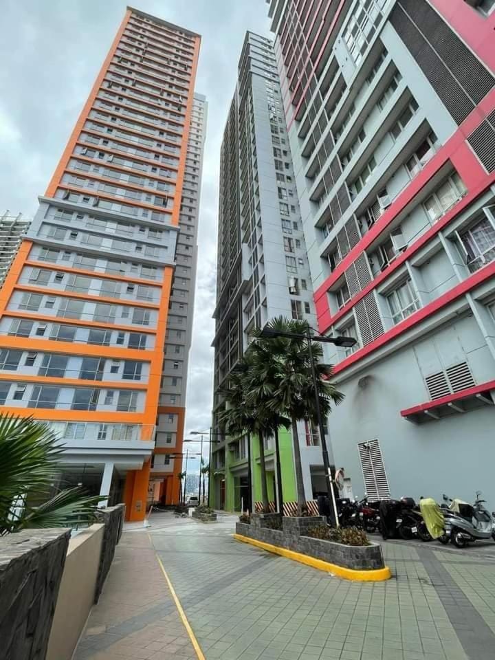 Milia Condo w/ Free use of Swimming pool & Gym Apartment in Mandaluyong