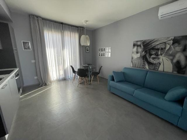 TV and multimedia, Kitchen or kitchenette, Living room, air conditioner