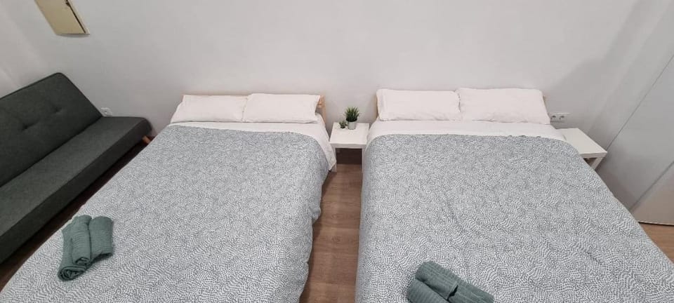 Estudio FAMILIAR con JACUZZI doble Apartment in Seville