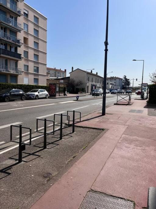 Day, Neighbourhood, Street view, Location, Parking