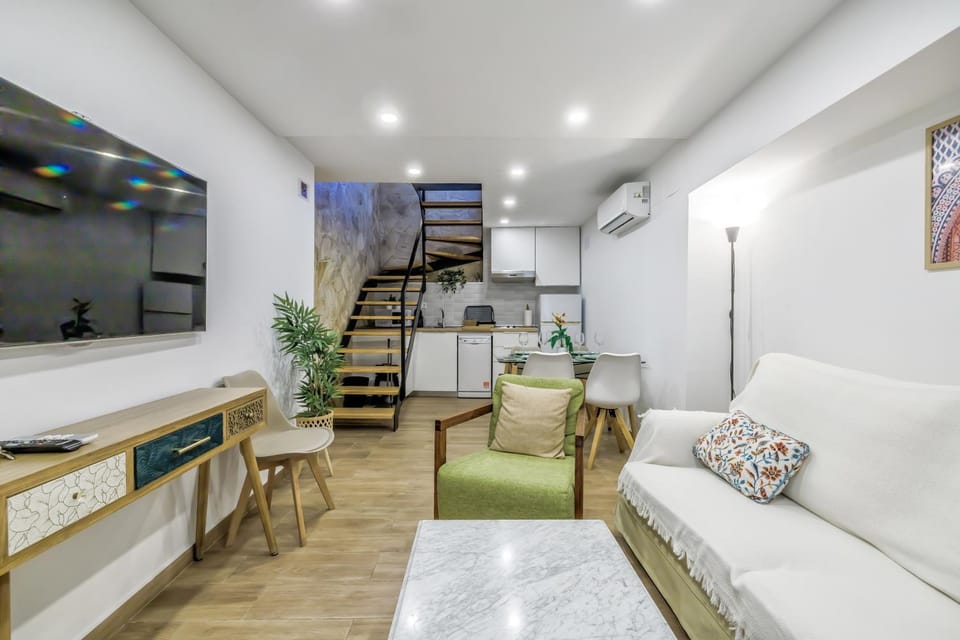 TV and multimedia, Living room, Seating area
