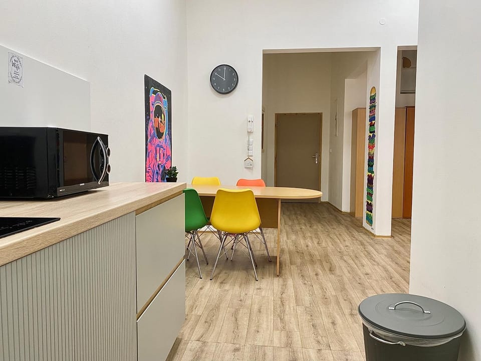 Kitchen or kitchenette, Seating area, Dining area, kitchen
