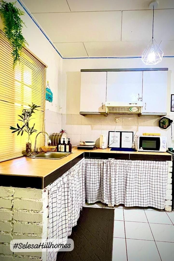 Coffee/tea facilities, Kitchen or kitchenette, Breakfast, minibar, oven, stove