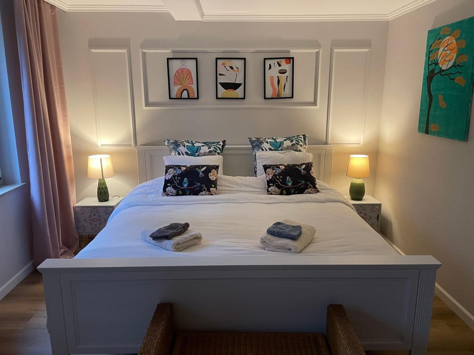 Bed, Bedroom