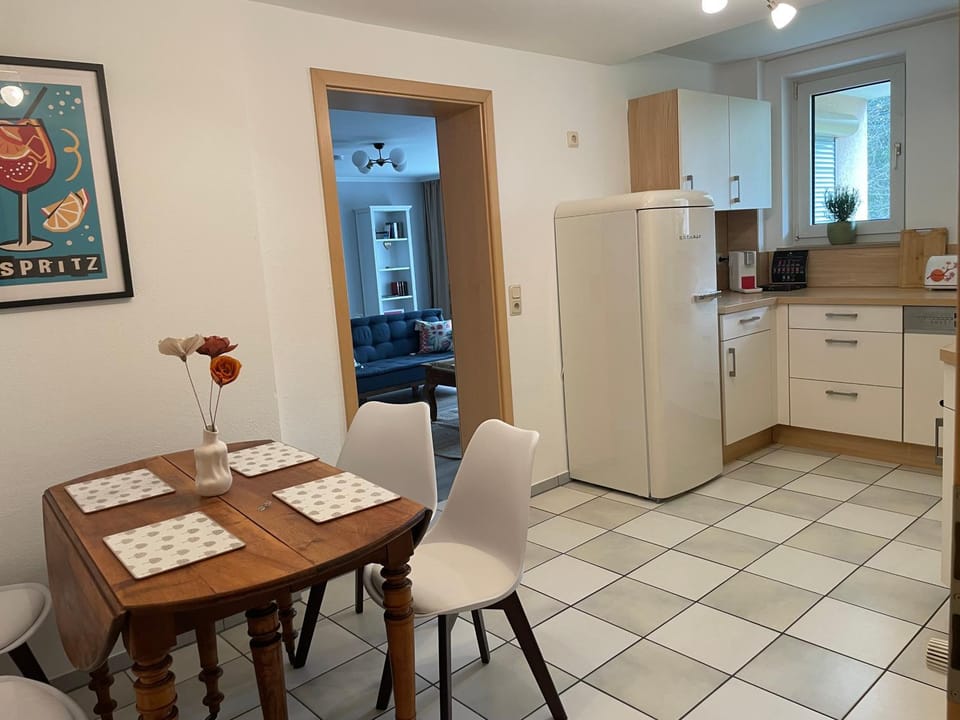 Dining area, kitchen