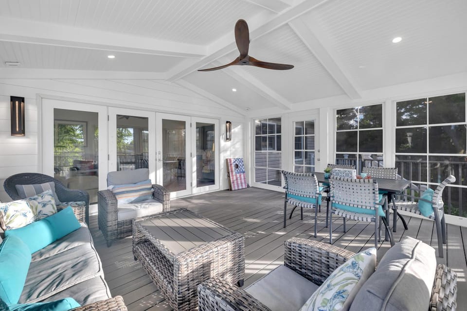 Turtles Nest - heated pool, screened porch, walk to Rehoboth downtown, beach House in Rehoboth Beach