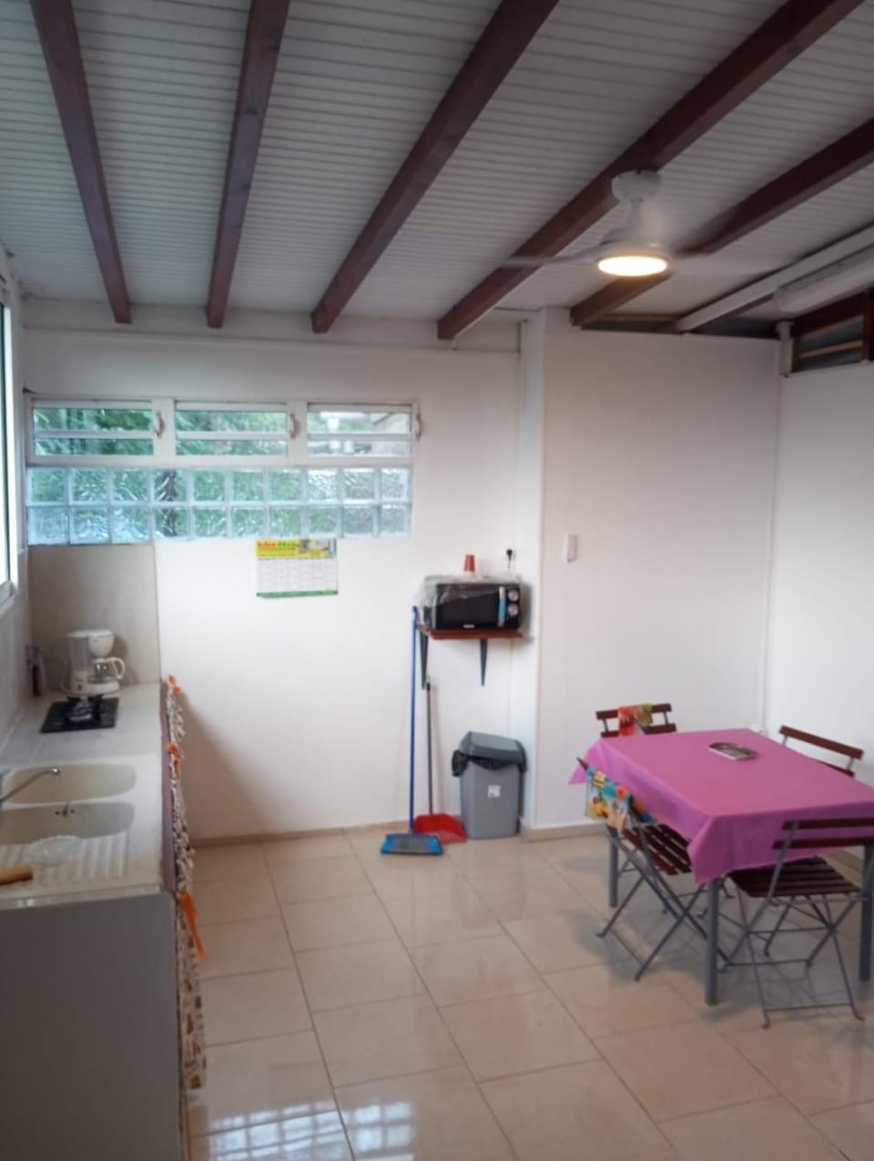 Dining area, kitchen