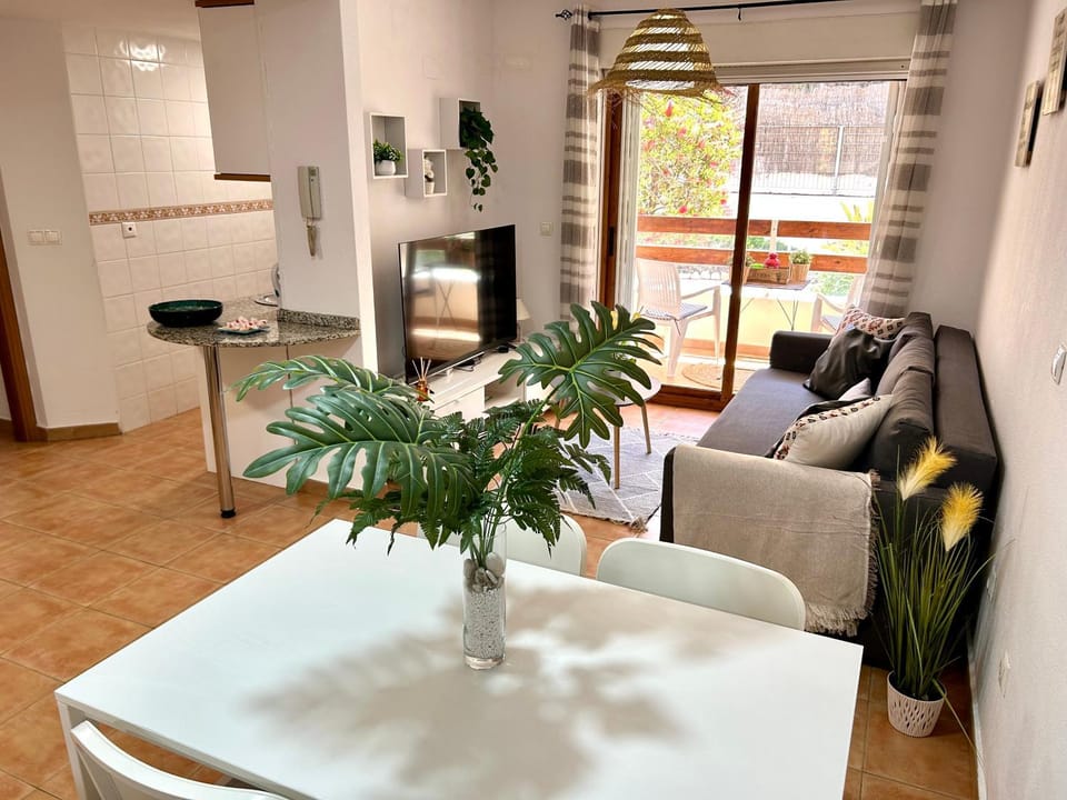 Living room, Dining area