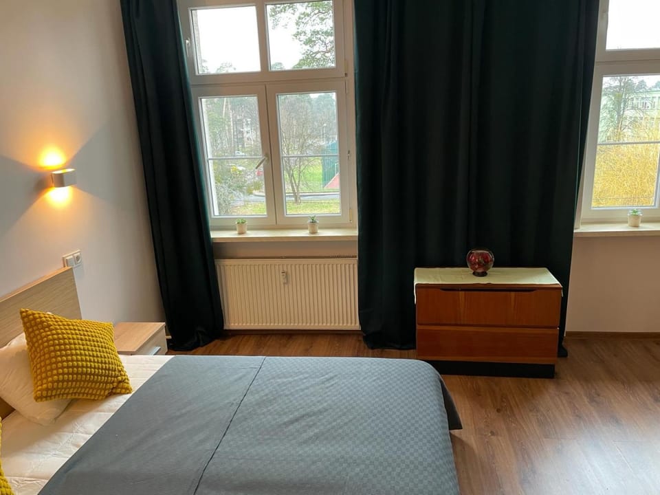 Bed, Living room