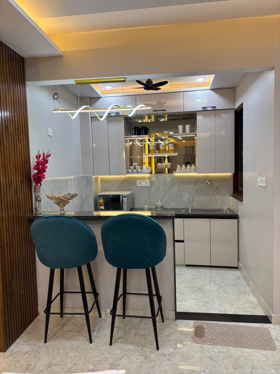 DeeHa Niwas Luxe -Modern Luxury 1BHK in City Centre Vacation rental in Varanasi