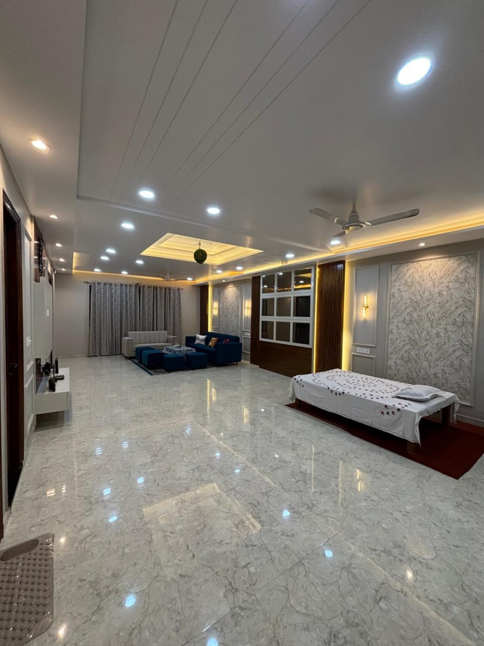DeeHa Niwas Luxe -Modern Luxury 1BHK in City Centre Vacation rental in Varanasi