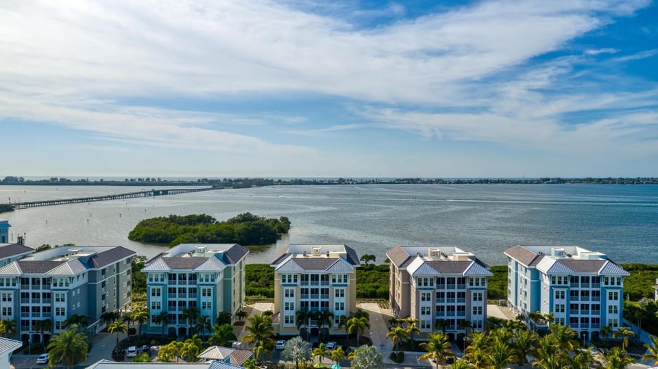 Holmes Beach Retreat! Condo in Margaritaville with amazing views of the bay! House in Bradenton