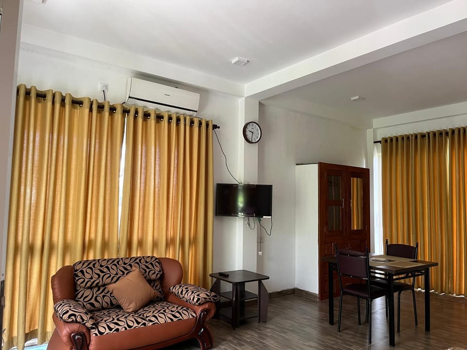 Living room, Seating area, air conditioner