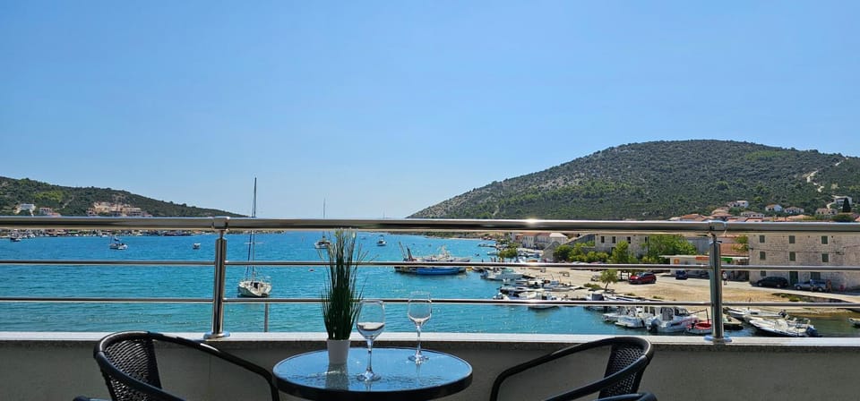 Balcony/Terrace, Mountain view, Sea view