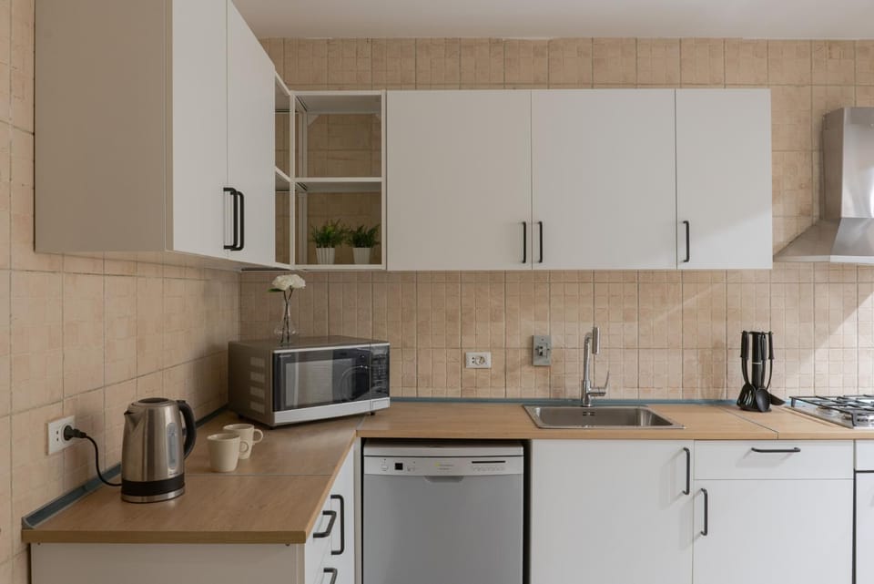 Coffee/tea facilities, Kitchen or kitchenette, dishwasher