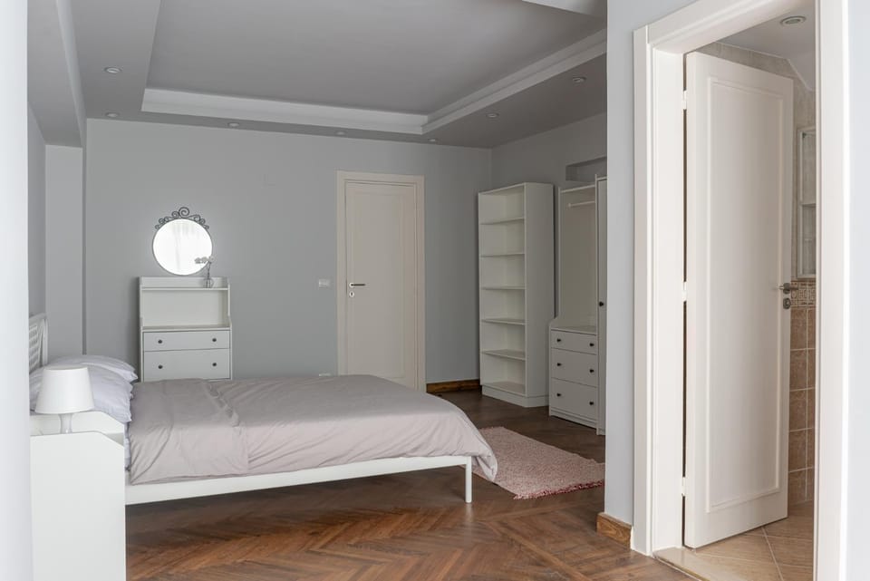 Bed, Photo of the whole room, Bedroom, wardrobe