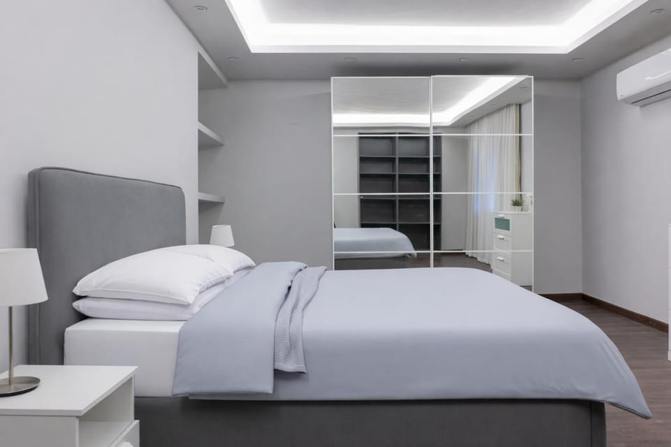 Bed, Bedroom, wardrobe