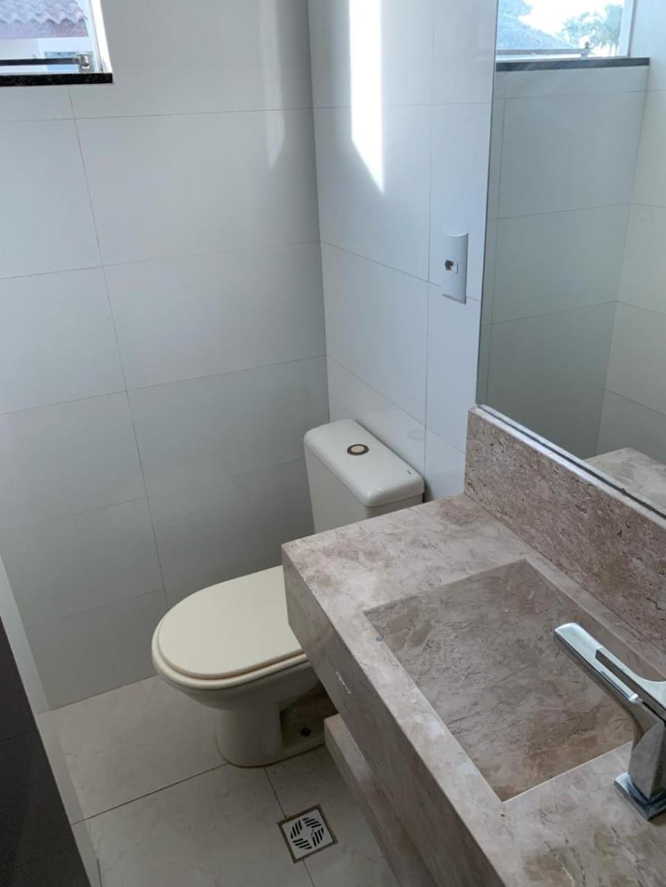 Sobrado com piscina no jardim america House in Goiania