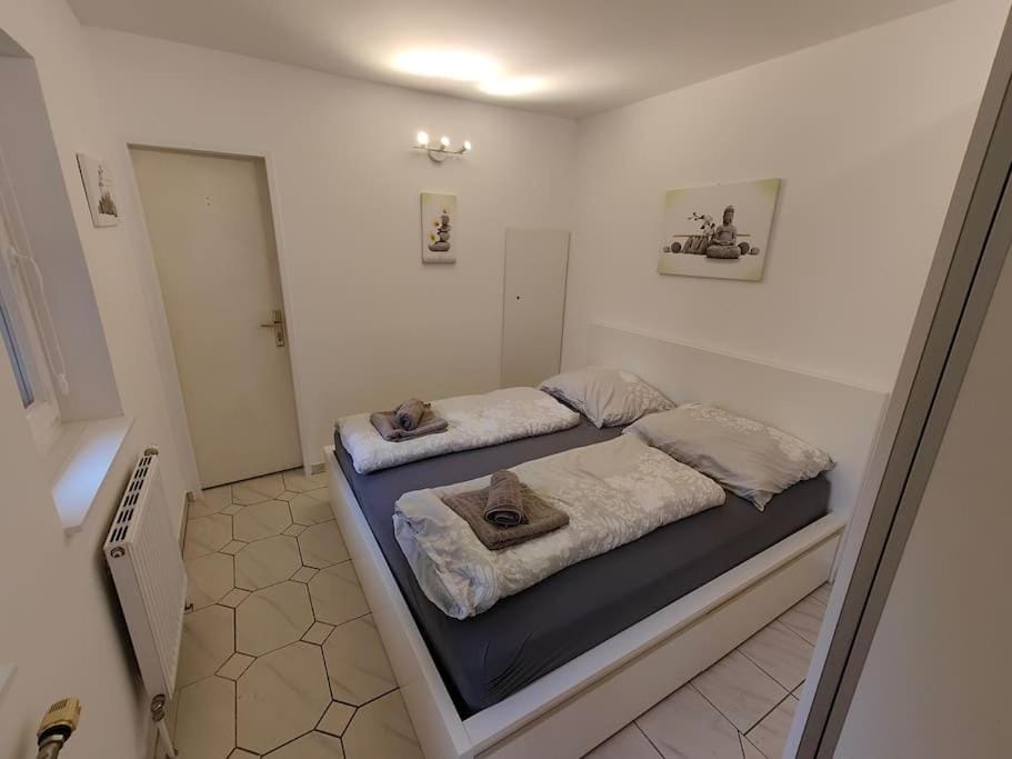 Bed, Bedroom, wardrobe