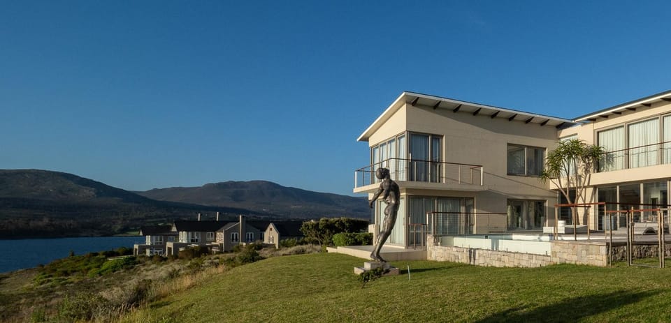 Property building, Garden view, Sea view, Swimming pool