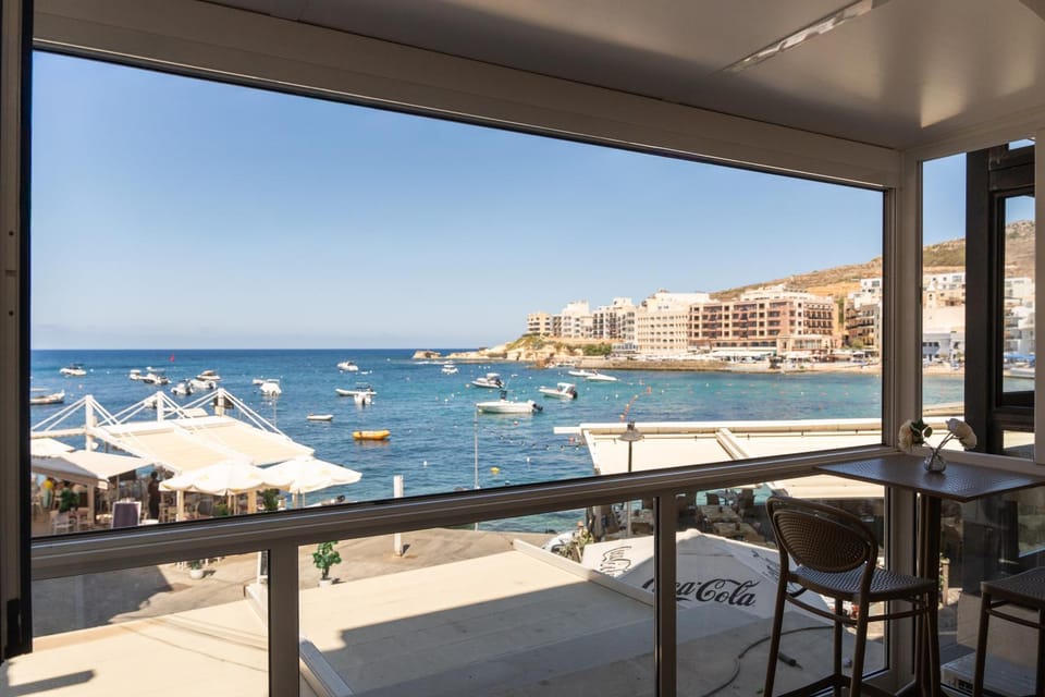 View (from property/room), Balcony/Terrace, Seating area, Dining area, Sea view
