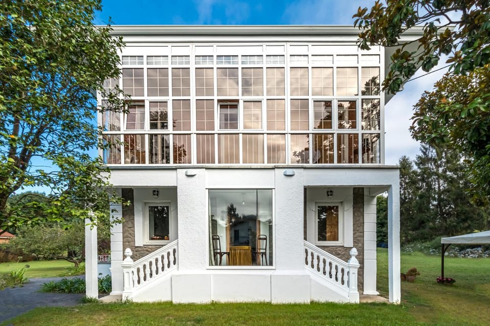 Property building, Day