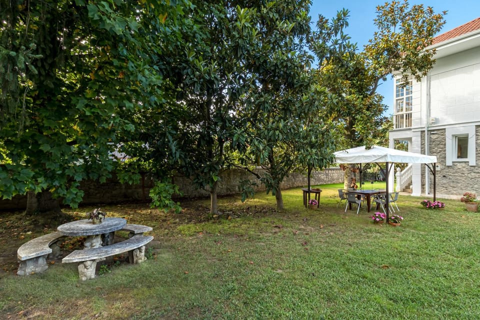 Garden, Dining area, Garden view