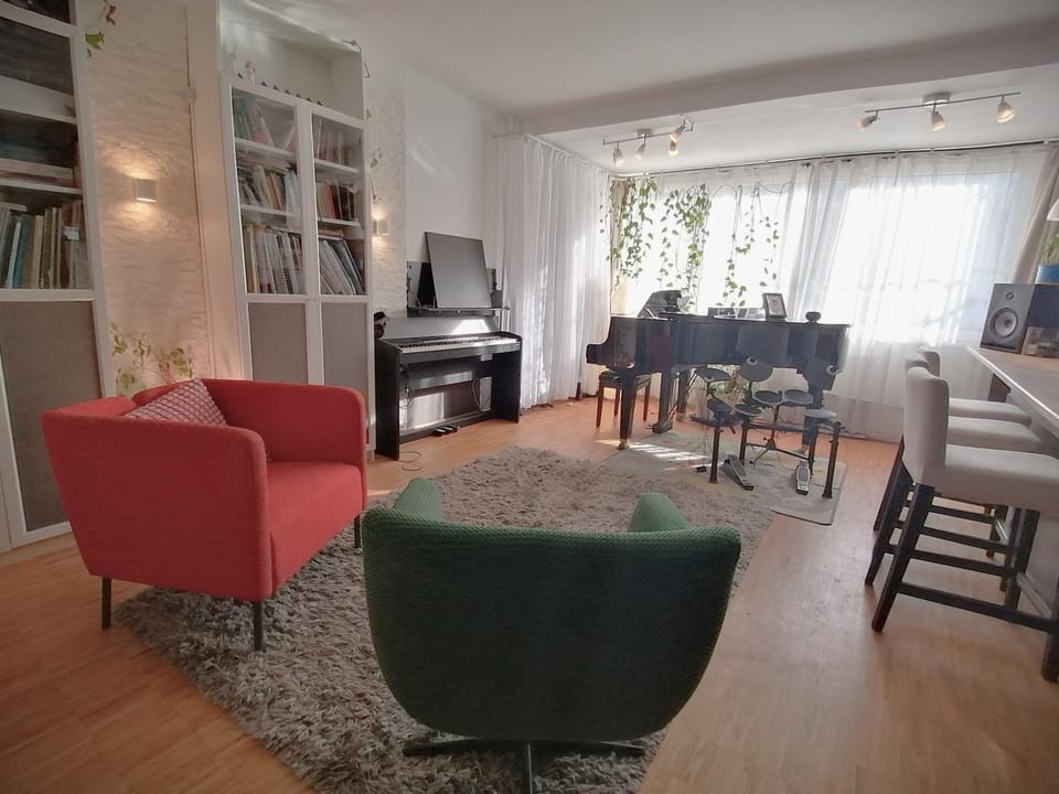 Living room, Seating area, Dining area