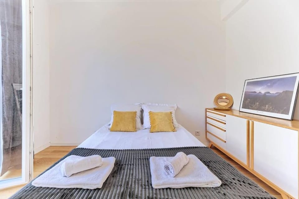 CENTRE VILLE-GRAND APPARTEMENT DE 50 M2 - COSY AVEC TERRASSE -Wifi Apartment in Nice