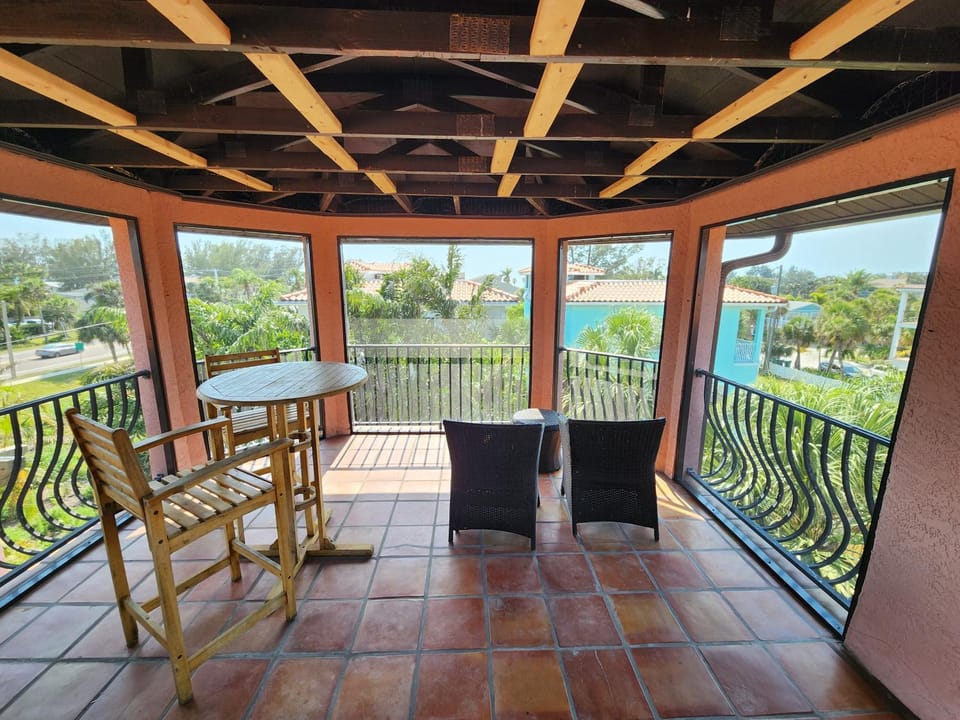 Sweet Home Anna Maria! Private pool home less than 5 min walk to beach! House in Holmes Beach