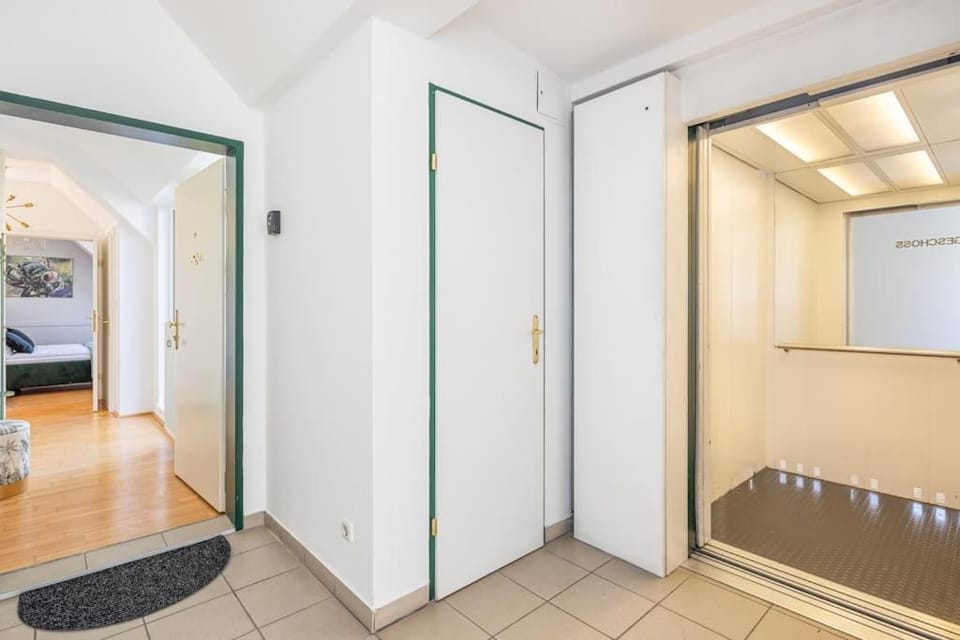 Green Dream Apartment Vienna - 3 Bedrooms and Rooftop Terrace Apartment in Vienna