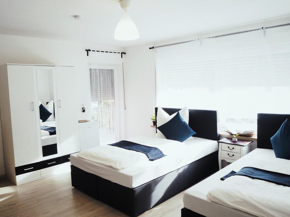 Bed, Balcony/Terrace, Bedroom