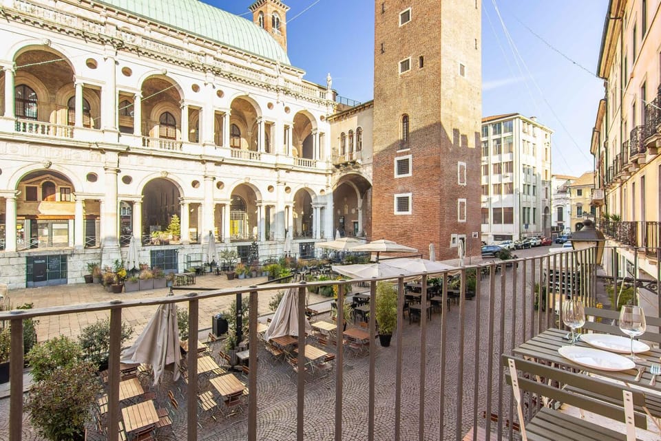 Balcony/Terrace, Landmark view