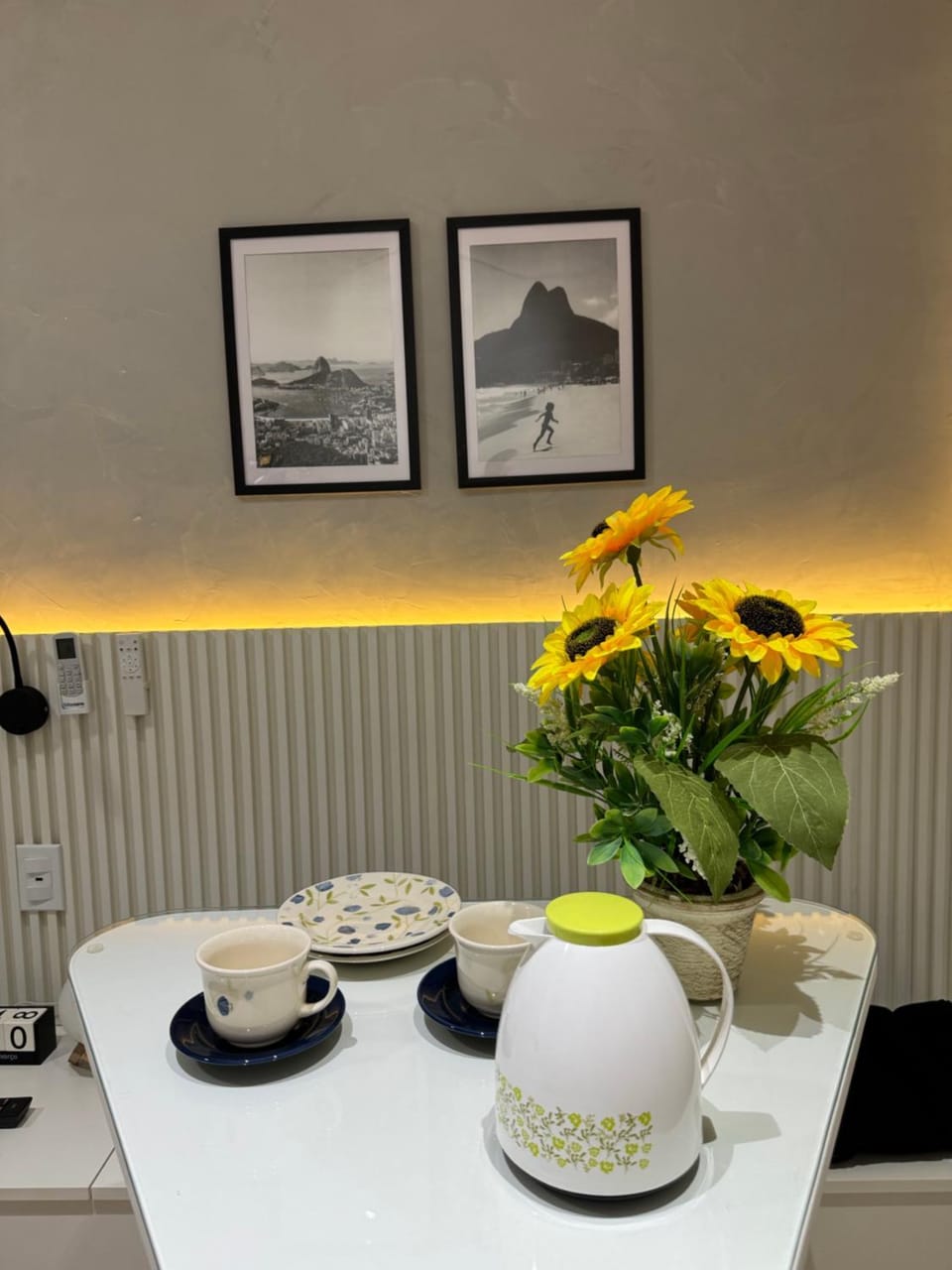 Coffee/tea facilities, Dining area