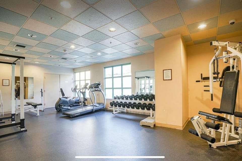 Luxury 2-bedroom condo beach side Yaletown Apartment in Vancouver