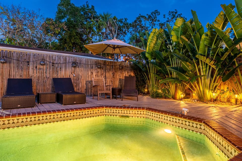Villa Bella! Amazing pool home with cabana just minutes from downtown! House in Bradenton