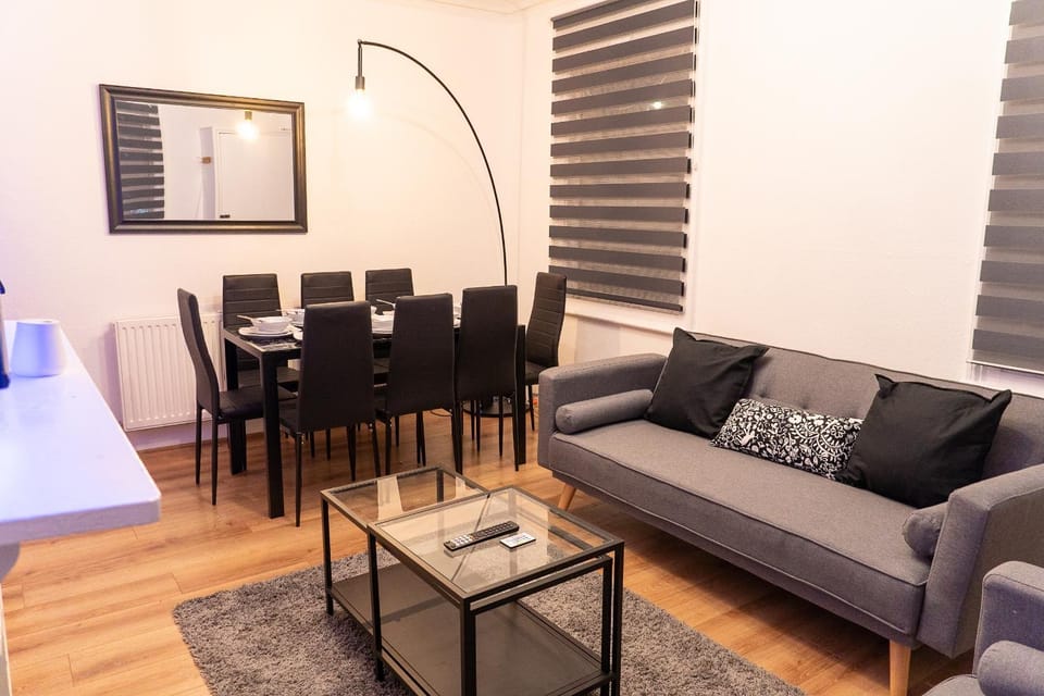 TV and multimedia, Living room, Dining area