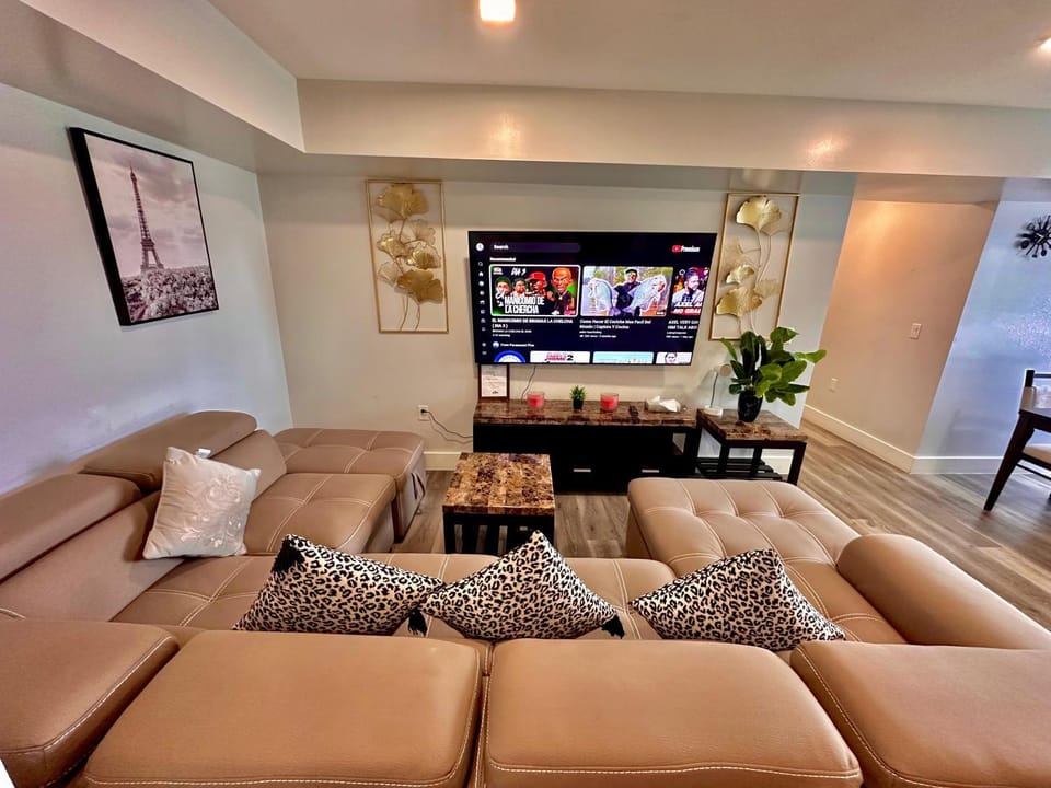 The Classy Suite - 2BR with Free Parking Apartment in Paterson