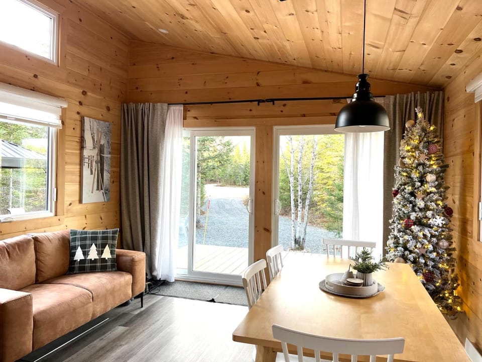 Chalet La P'tite Paix Campground/ 
RV Resort in Saint-Alexis-des-Monts