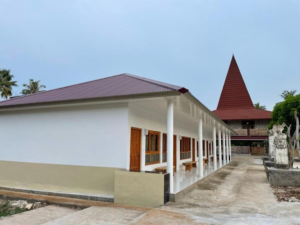Property building, Day