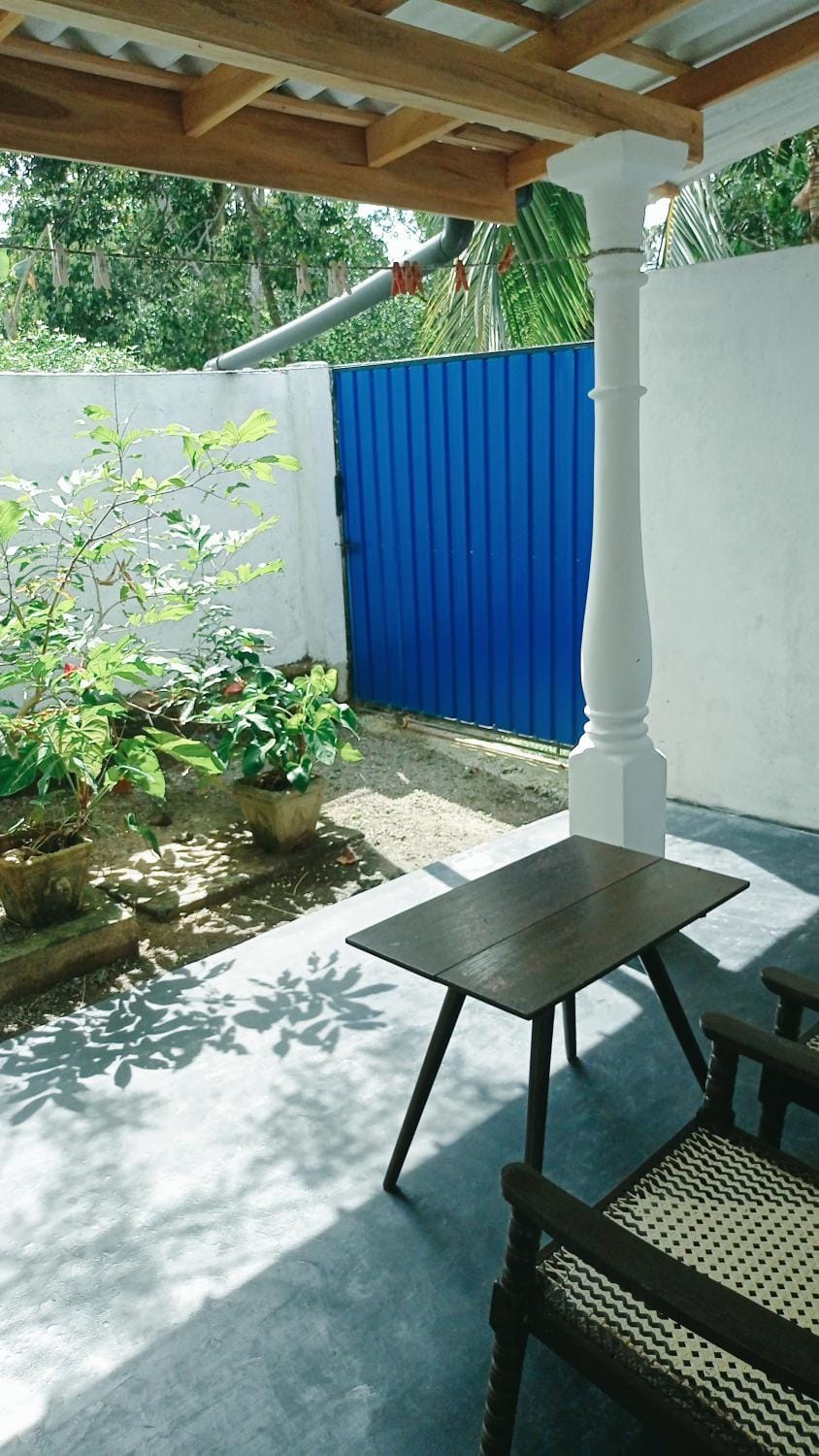 Kouzi House Vacation rental in Ahangama