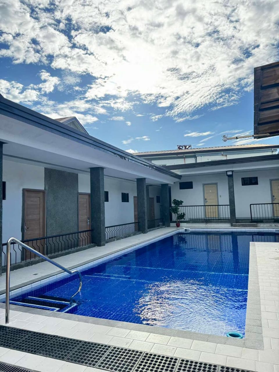 Bavarian Guest House Hotel in Angeles
