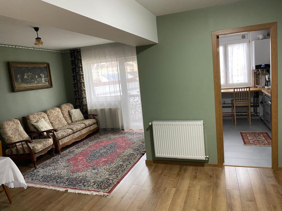 Living room, Seating area, Dining area, internet