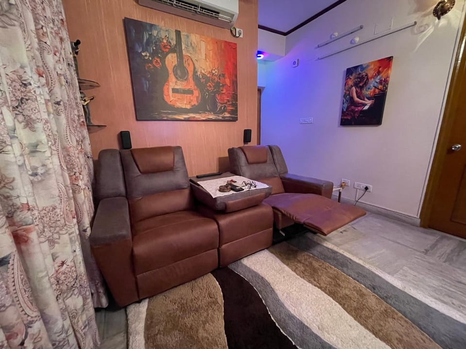 South-East-West Facing 3 BHK Lakeview Flat Howrah West Bengal Apartment in Kolkata